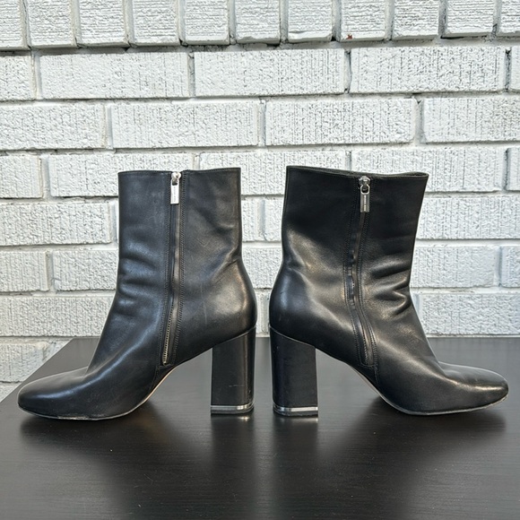 Michael Kors size 11 black ankle boots - Picture 3 of 11